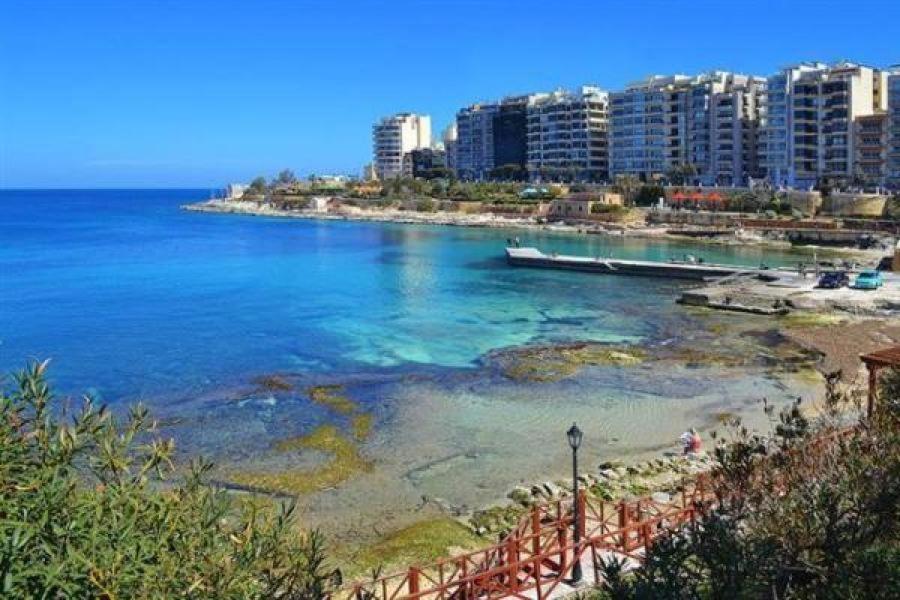 Cosy 1br Penthouse Close To The Promenade